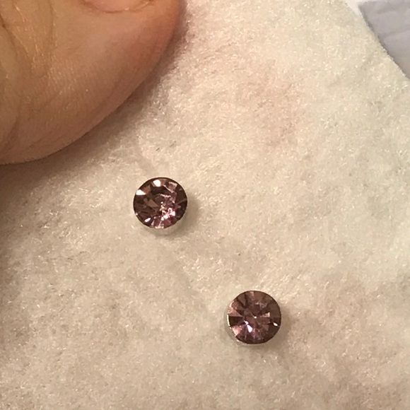 MAGNETIC Gem Earrings: Wear 1 or 5 w/o Piercings!! - Picture 16 of 16
